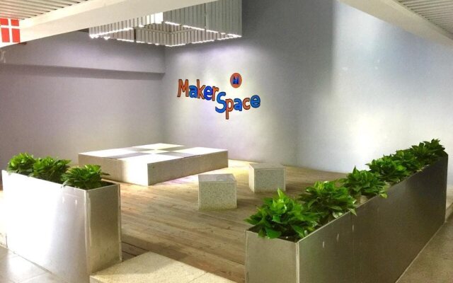 Maker Space Hostel