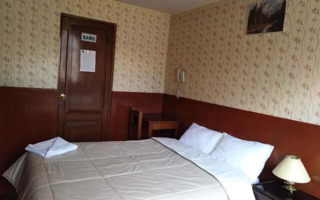 Alejandros Hotel