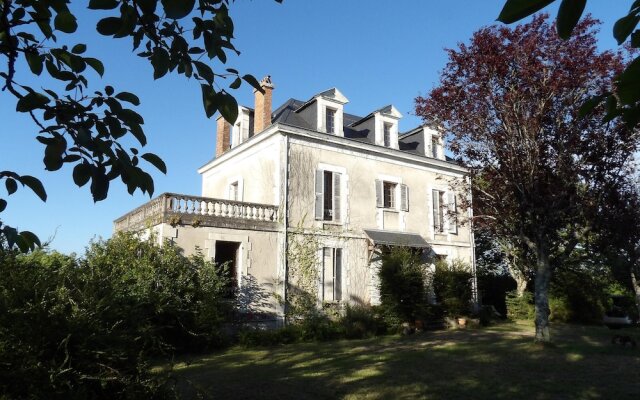 Villa With 7 Bedrooms in Hautefort, With Private Pool and Furnished Ga