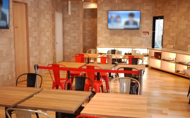 Hiroshima Peace Hotel - Hostel