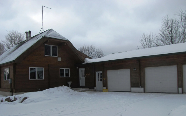 Quiet Bay Inn & Café