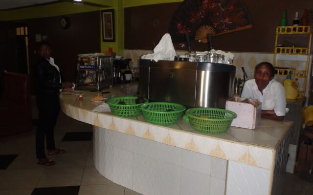 Shield Park Villa Hotel