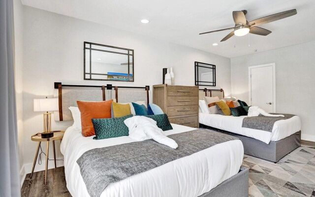 7 Br Home with Pool Gameroom & Soccer