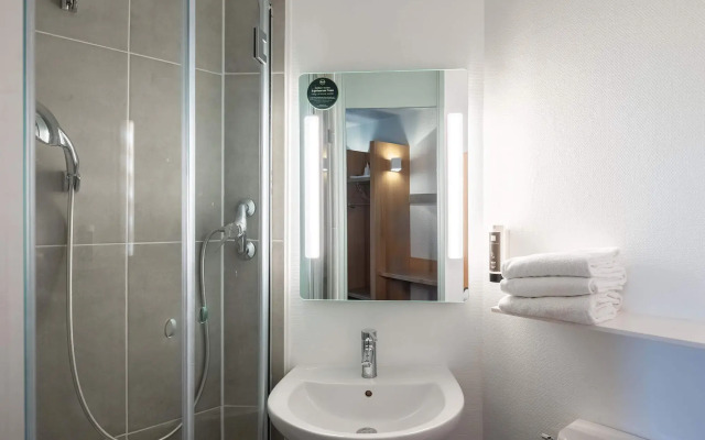 B&B HOTEL Lille Lezennes Stade Pierre Mauroy
