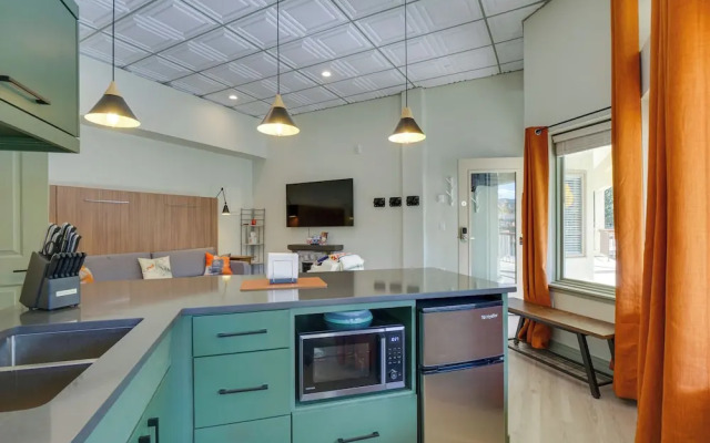 Mtn & Lake Views: Chic Keystone Studio