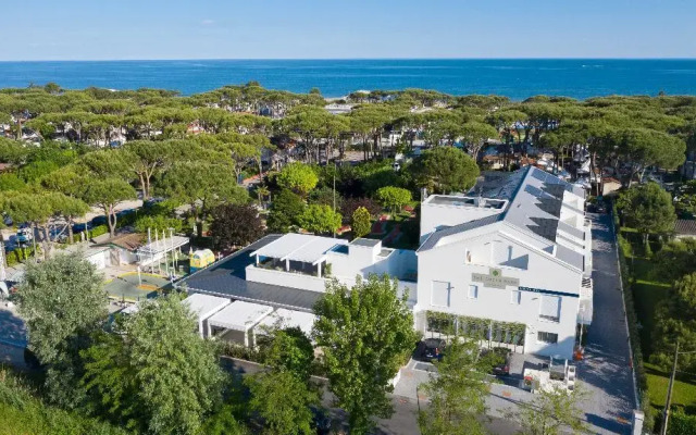 The Green Park Hotel