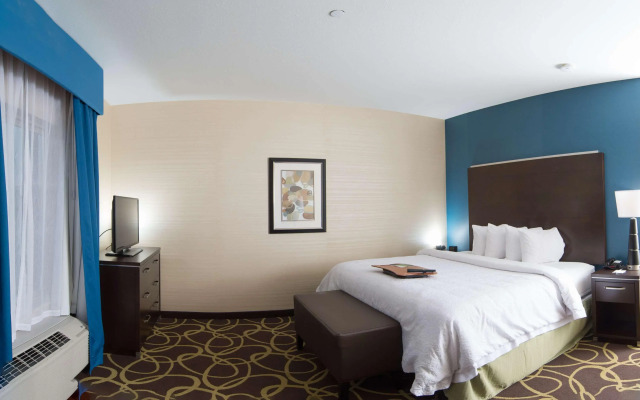 Hampton Inn & Suites by Hilton Regina East Gate