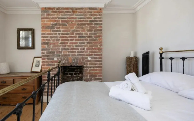 Host Stay The Walpole House