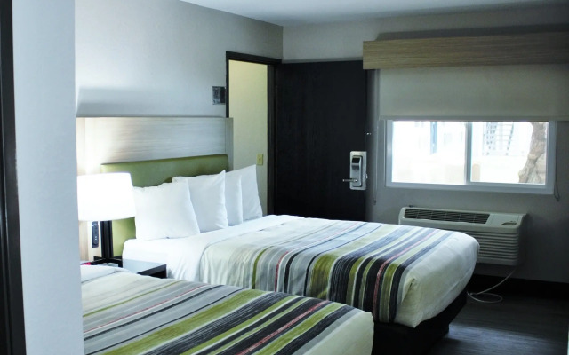 Country Inn & Suites by Radisson, Monterey Beachfront-Marina, CA