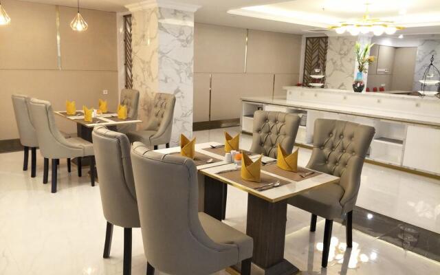 Grand Senyum Hotel