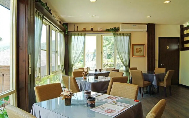 Chi Meng Rou Holiday Villa