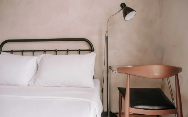 A Cozy Urban Home Away