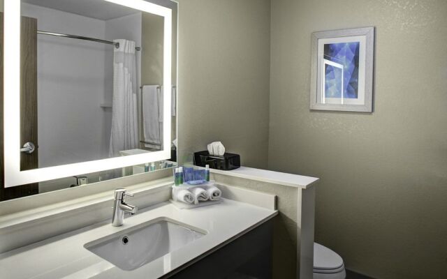 Holiday Inn Express & Suites Coldwater