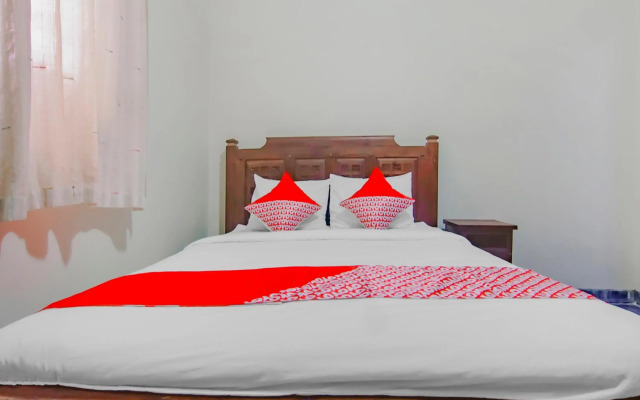 OYO 90094 Gayatri Residence