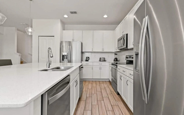 Beautiful Spacious House By Disney