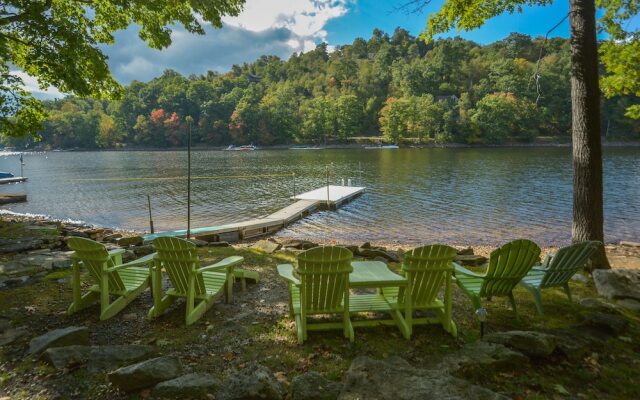 Oakleaf Lodge Holiday Home
