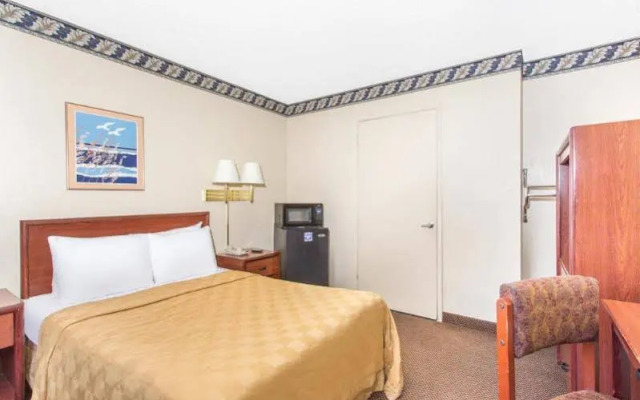 Super 8 Motel - Madera