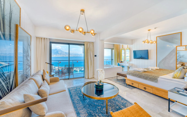 Numa Port Hotel