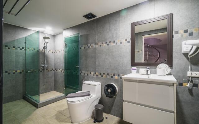 Patong Hill sea view villa 4 bedroom private pool