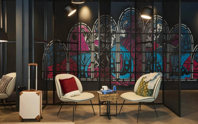 Moxy York