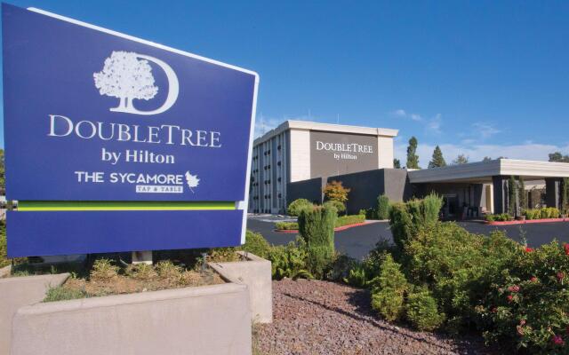 DoubleTree by Hilton Chico