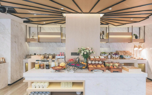 Elong Hotel Shanghai Pudong Jinqiao LaLaport。