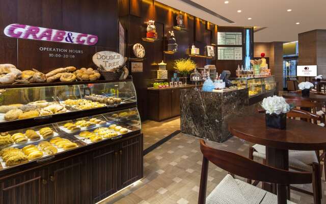 DoubleTree by Hilton Guangzhou-Free Shuttle Bus to Canton Fair Complex & Overseas Buyer Registration Services during Canton Fair Period