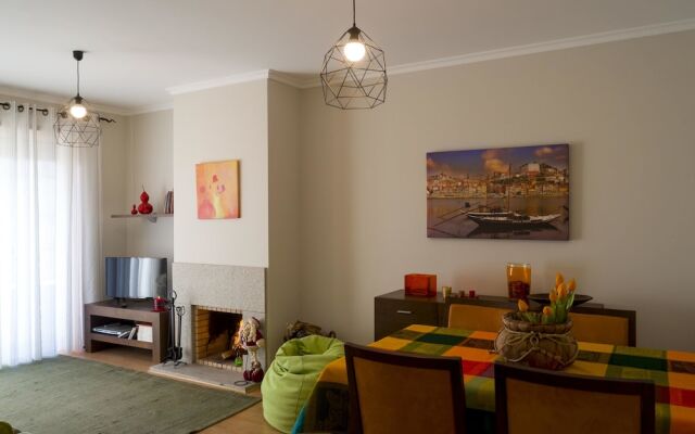 Madalena Beach Apartment by MP