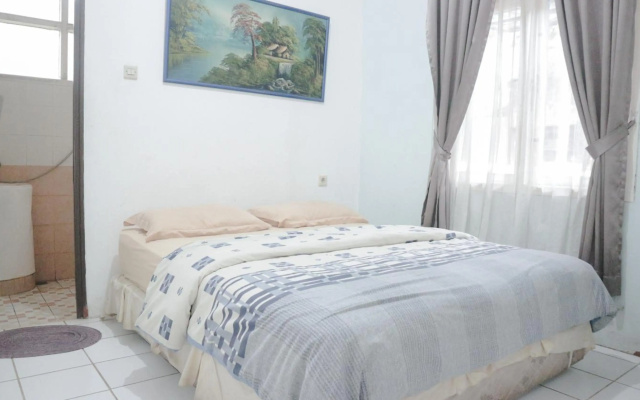 Villa Aries Biru – Guest Rooms – Megamendung
