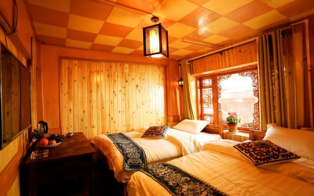 Lijiang Shiwai Taoyuan Inn