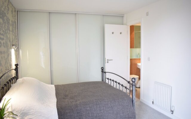 Beautiful 2 Bedroom Apartment in Dalston