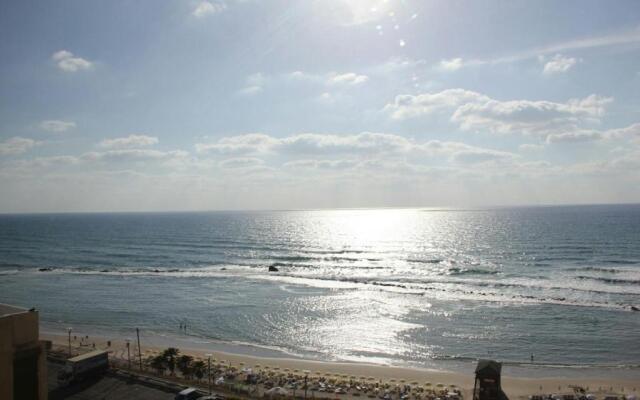 Beachfront Studio Apartment Bat Yam 412
