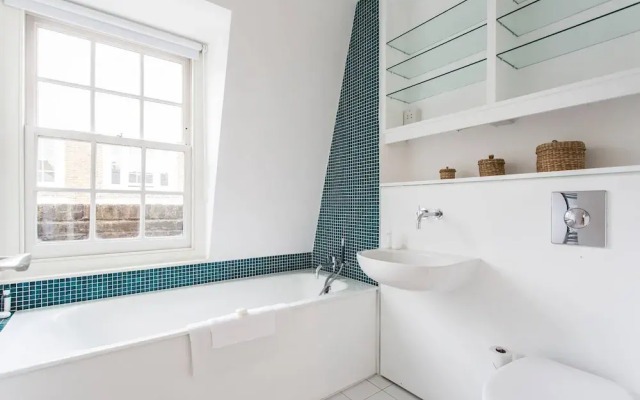Campden Street VII by Onefinestay