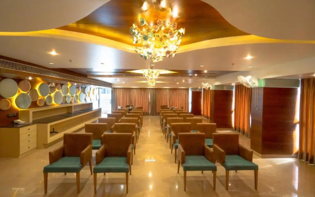 RG Exclusive Hotel-Akola