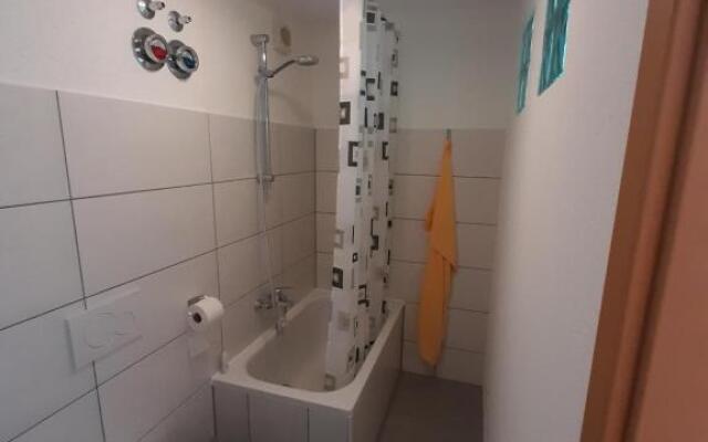 Eltinger Studio Apartment