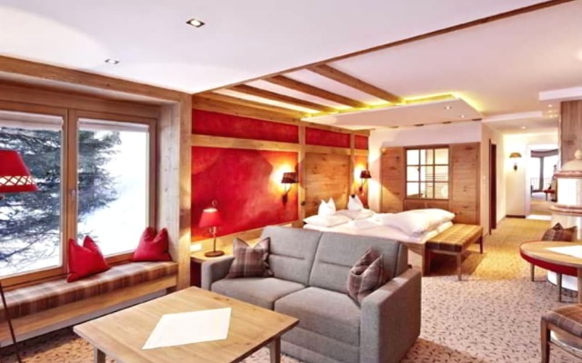 Hotel Berghof Crystal Spa & Sports