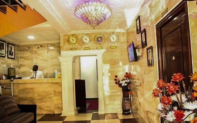 Carabana Hotel & Suites