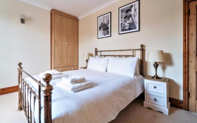 The Cottage in Chester, Sleeps 6 with FREE Parking