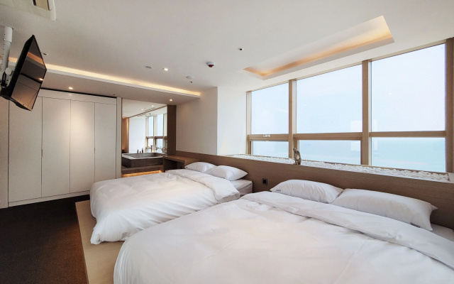 UH SUITE Haeundae Harbour Town 4th Floor