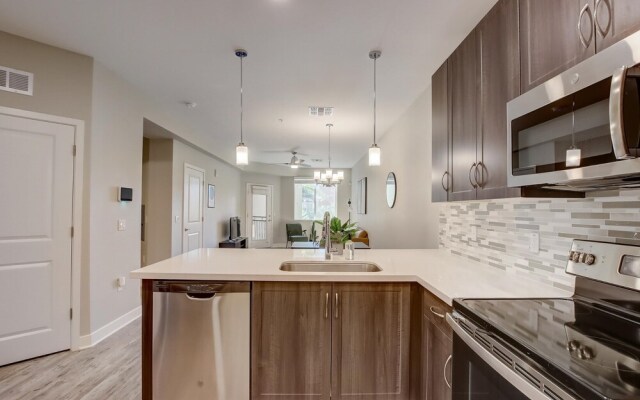 FRONTDESK Montreux Apts Northeast Phoenix