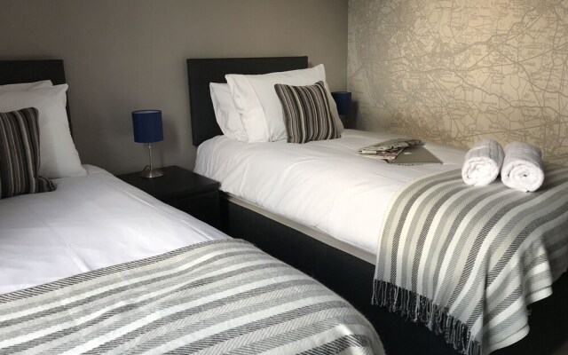 Dockside Lodge