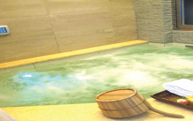 Host-On Exquisite Hotspring Hotel