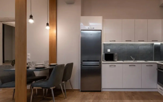 101m² Renovated Apartment in Koukaki
