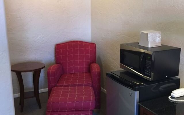 Circle R Motel