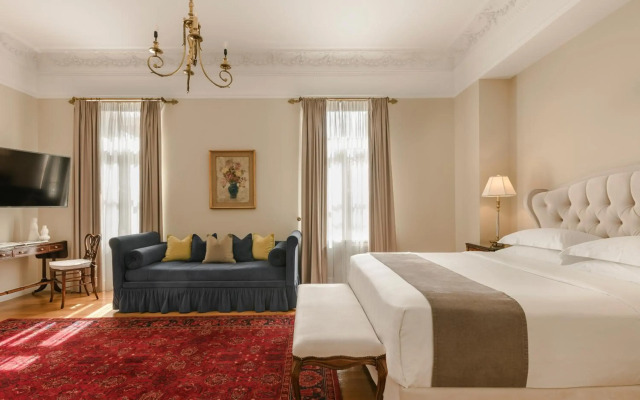 Noble Suites