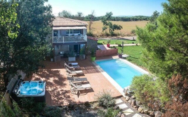 Villa Alyzea