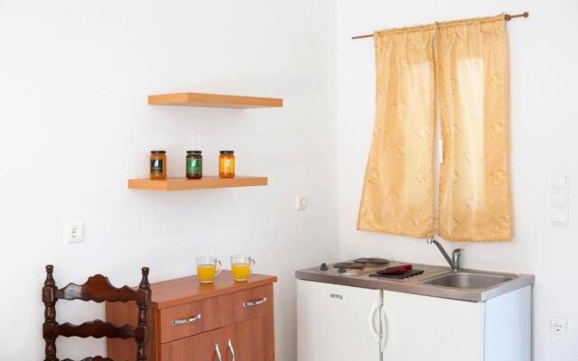 Spacious Studios Lefkada Mountain View Near Beach