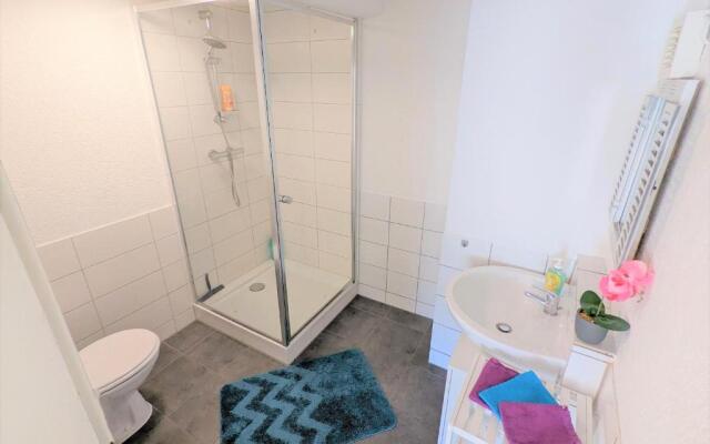 Flussblickwohnung mit Terrasse, Pool, Garten&Sauna - Zi2