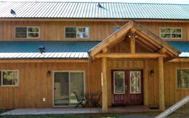 DiamondStone Guest Lodges