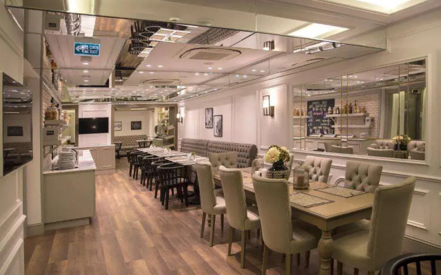 Hotel Mina – Special Class